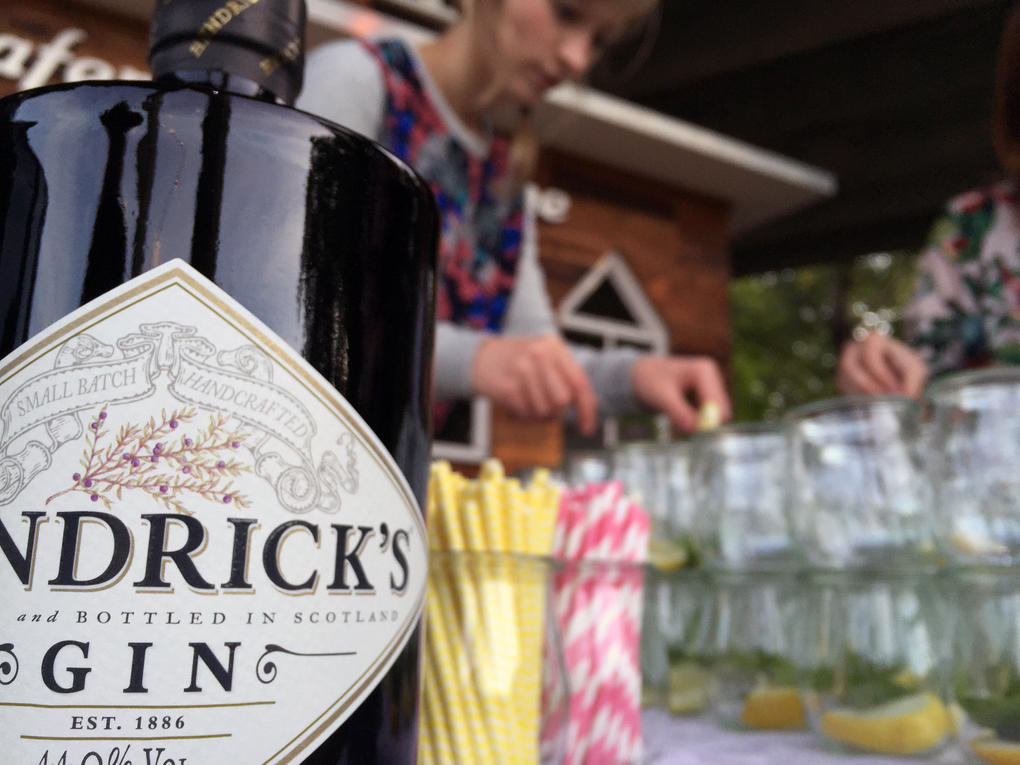 Frei nach Snob Doof gab es bei uns "Gin & Juice" Frei nach Snob Doof gab es bei uns "Gin & Juice"