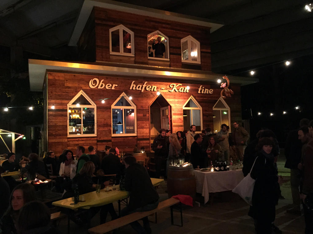 Das Studio GOOD Sommerfest in abendlicher Atmosphäre Das Studio GOOD Sommerfest in abendlicher Atmosphäre